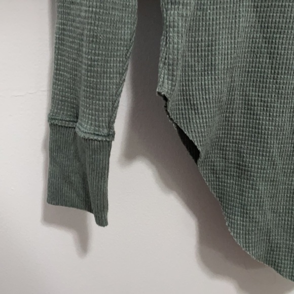 Aritzia TNA Alder Thermal: Green - Picture 2 of 5